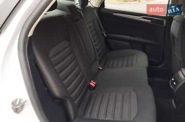 Седан Ford Fusion 2018 в 