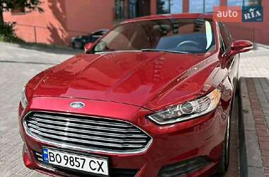 Седан Ford Fusion 2015 в Львові