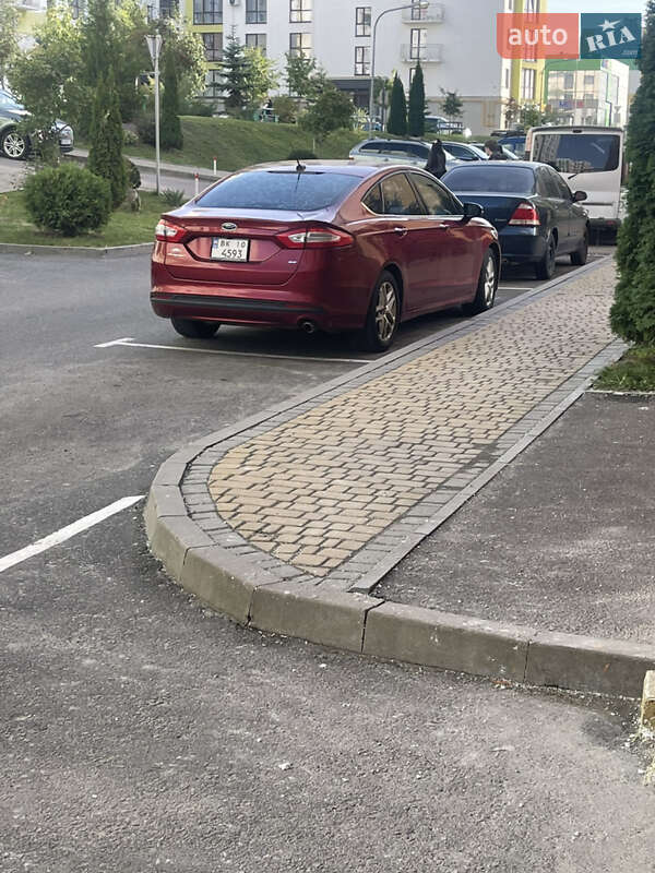 Седан Ford Fusion 2014 в Рівному