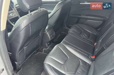 Седан Ford Fusion 2016 в 