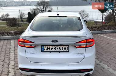 Седан Ford Fusion 2016 в 