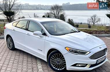 Седан Ford Fusion 2016 в 