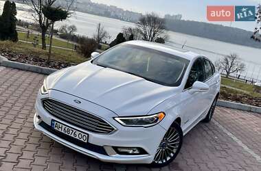 Седан Ford Fusion 2016 в 