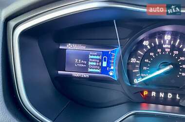Седан Ford Fusion 2016 в 