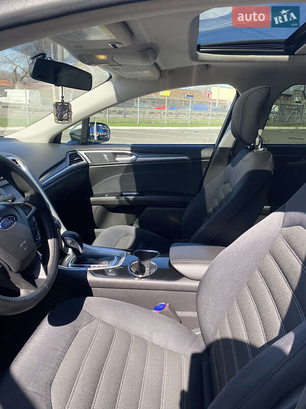 Седан Ford Fusion 2014 в Одесі