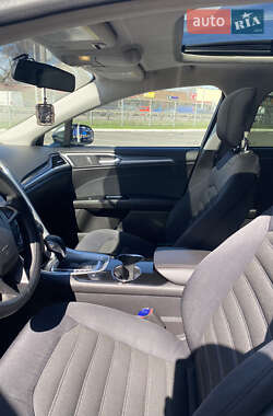 Седан Ford Fusion 2014 в 
