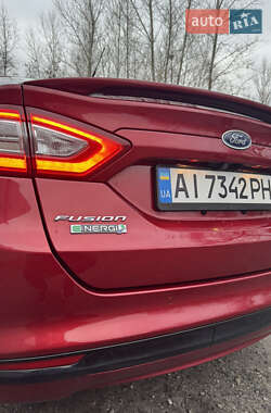 Седан Ford Fusion 2015 в 