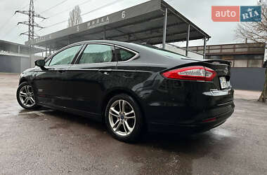 Седан Ford Fusion 2014 в 