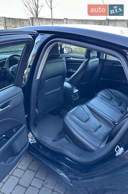 Седан Ford Fusion 2015 в 