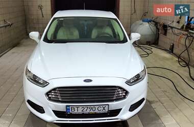 Седан Ford Fusion 2014 в 
