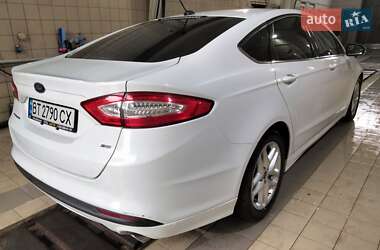 Седан Ford Fusion 2014 в 