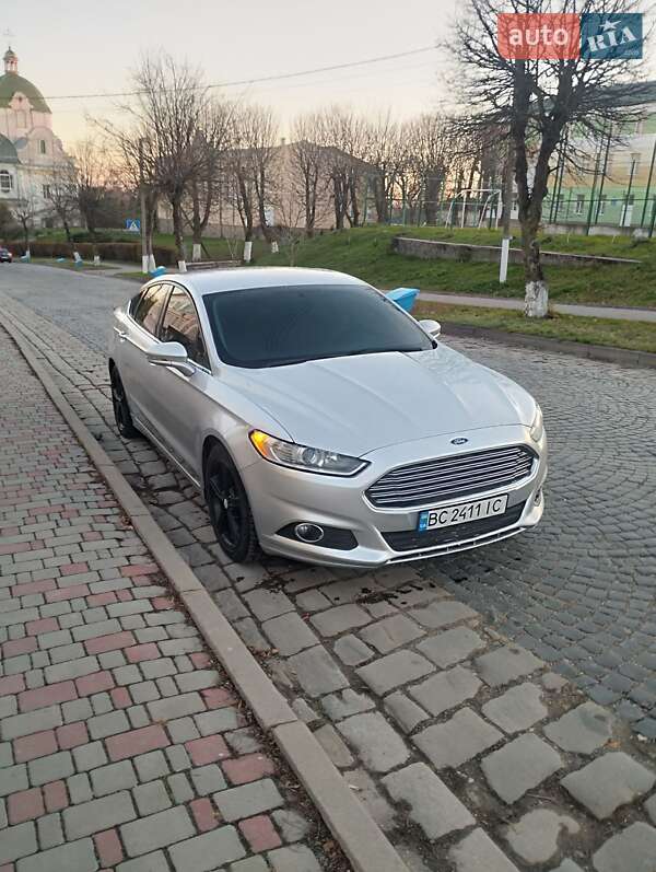 Седан Ford Fusion 2015 в 