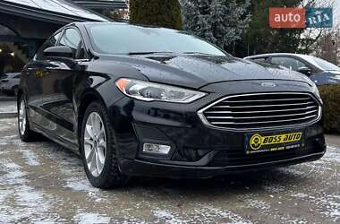 Седан Ford Fusion 2019 в Львові