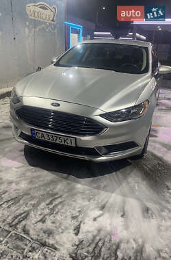 Седан Ford Fusion 2016 в 
