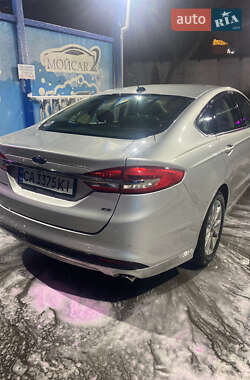 Седан Ford Fusion 2016 в 