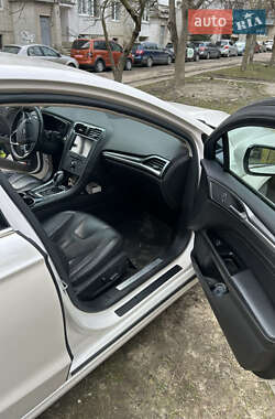 Седан Ford Fusion 2014 в 