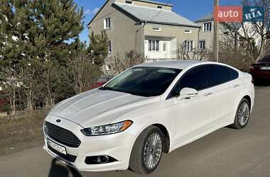 Седан Ford Fusion 2016 в Львове