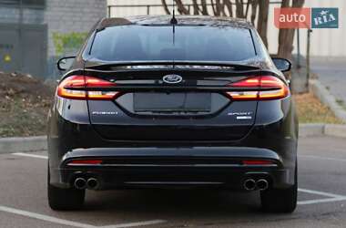 Седан Ford Fusion 2017 в 