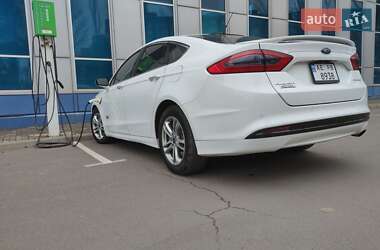 Седан Ford Fusion 2015 в 