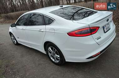 Седан Ford Fusion 2015 в 
