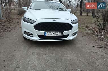 Седан Ford Fusion 2015 в 