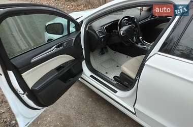 Седан Ford Fusion 2015 в 