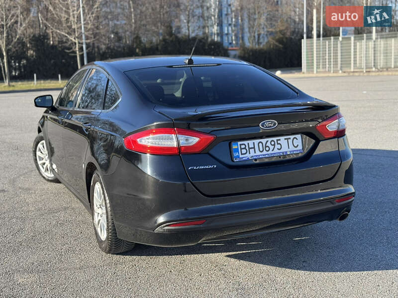 Седан Ford Fusion 2016 в Львові