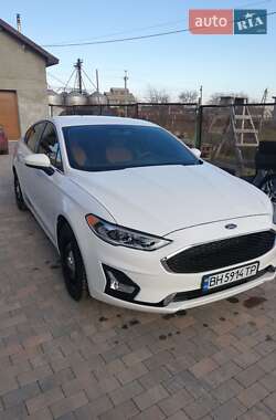 Седан Ford Fusion 2019 в Одесі