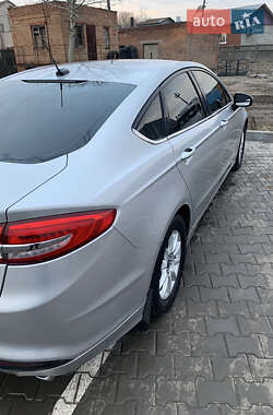 Седан Ford Fusion 2018 в 