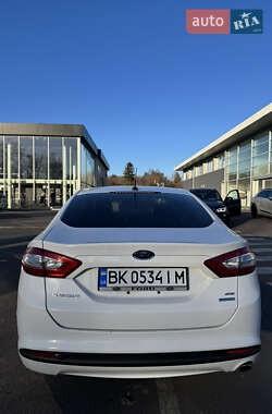 Седан Ford Fusion 2014 в 