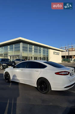 Седан Ford Fusion 2014 в 
