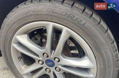 Седан Ford Fusion 2013 в Вишневому