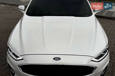 Седан Ford Fusion 2020 в 