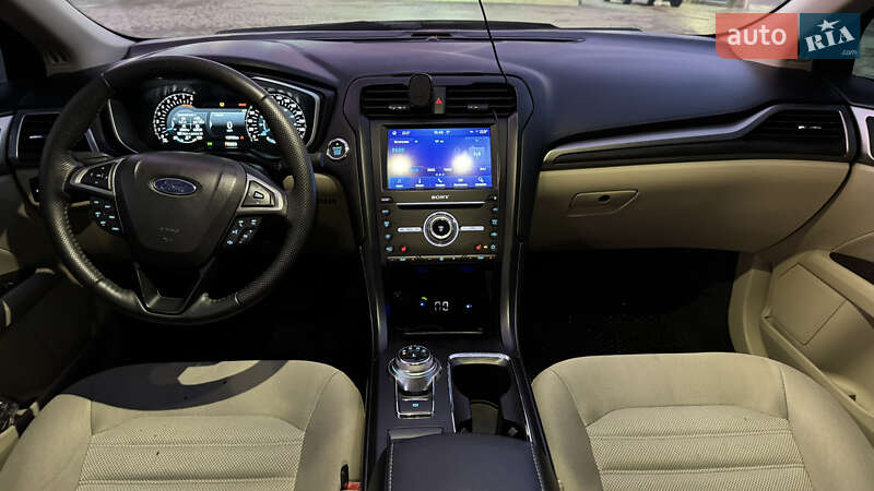 Седан Ford Fusion 2016 в Тернополі
