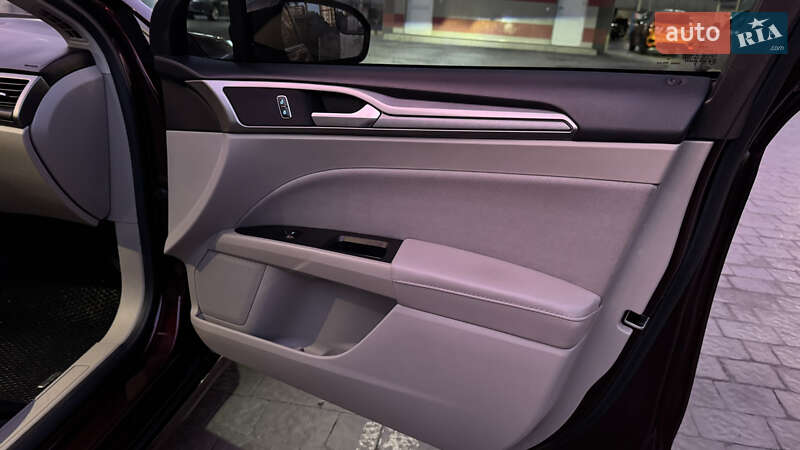 Седан Ford Fusion 2016 в Тернополі