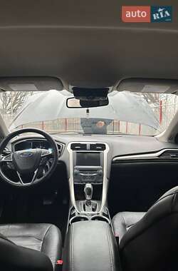 Седан Ford Fusion 2013 в 