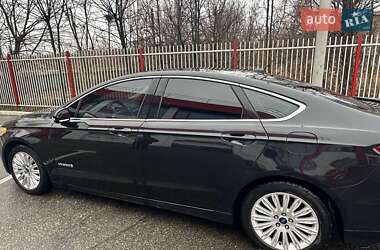 Седан Ford Fusion 2013 в 