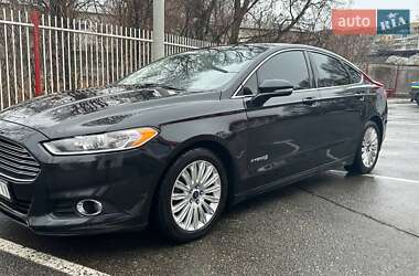 Седан Ford Fusion 2013 в 