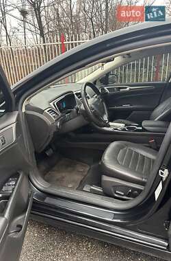 Седан Ford Fusion 2013 в 