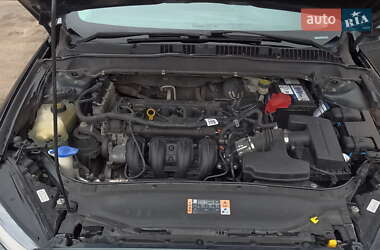 Седан Ford Fusion 2014 в 