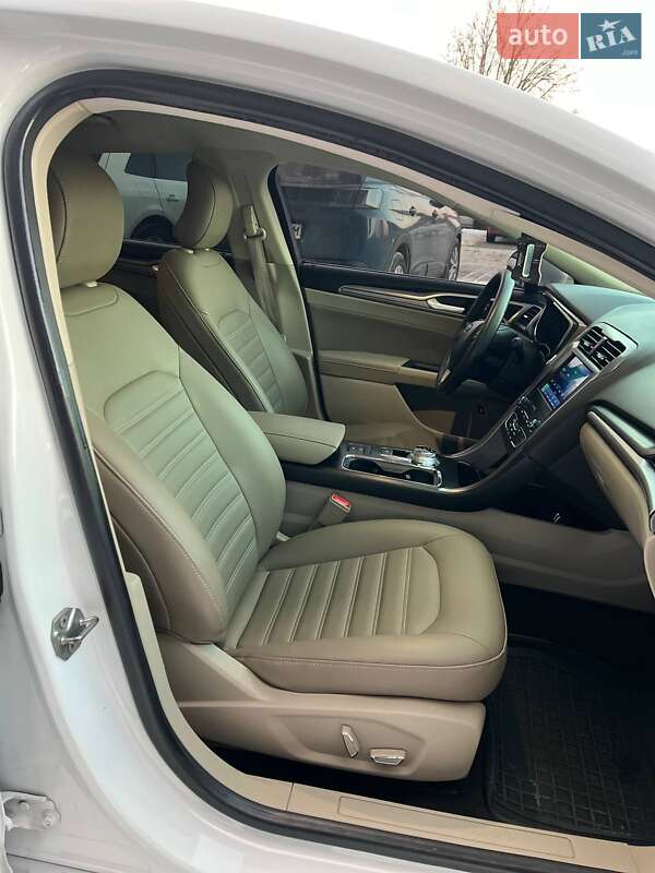 Седан Ford Fusion 2019 в Тернополе