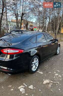 Седан Ford Fusion 2013 в 