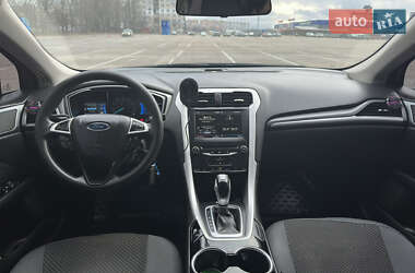 Седан Ford Fusion 2014 в 