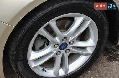 Седан Ford Fusion 2017 в 