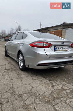 Седан Ford Fusion 2013 в 