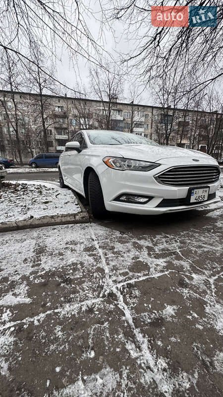 Седан Ford Fusion 2016 в 