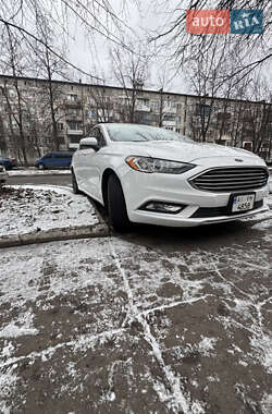 Седан Ford Fusion 2016 в 