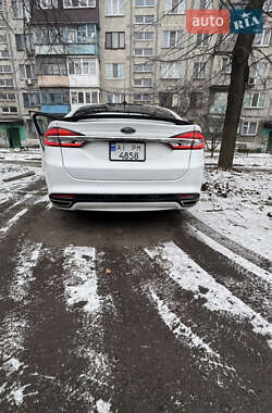 Седан Ford Fusion 2016 в 
