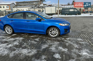 Седан Ford Fusion 2019 в 