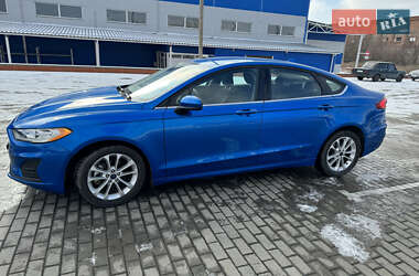 Седан Ford Fusion 2019 в 